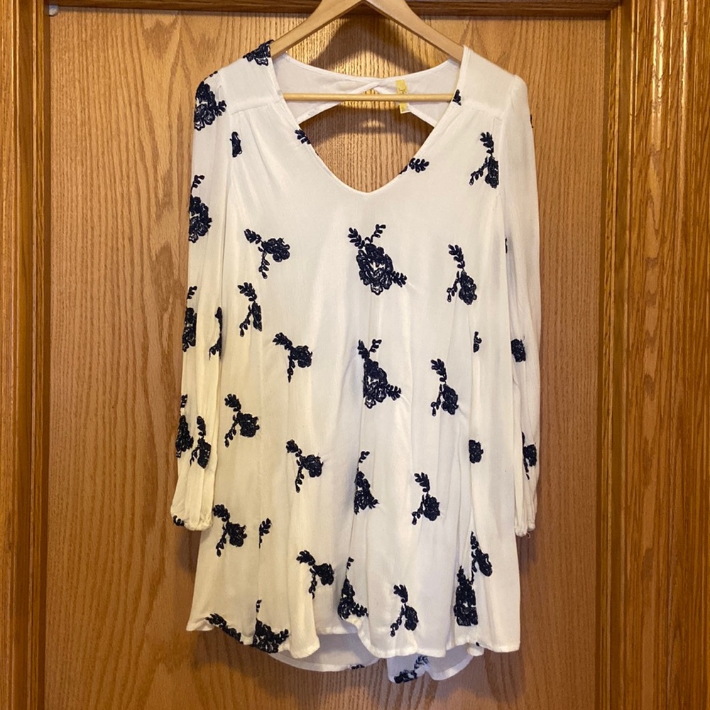 Free People Beautiful embroidered blouse